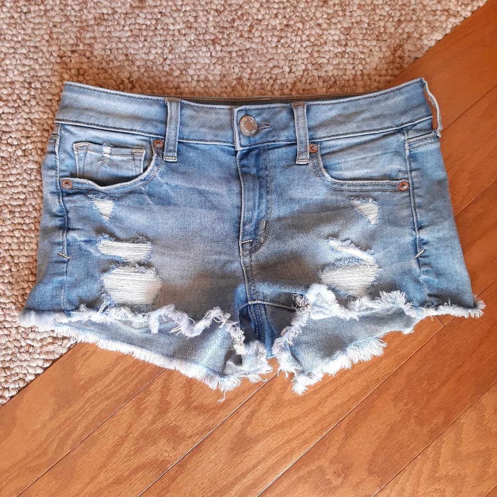 American Eagle Distressed Shortie Shorts size 4 - Picture 2 of 16